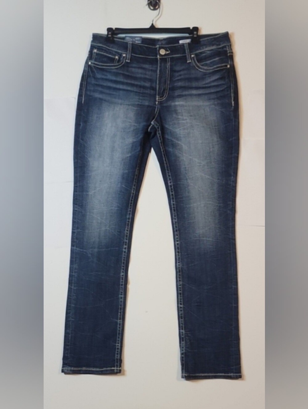 Daytrip Virgo Straight Jeans NWT Size 31
